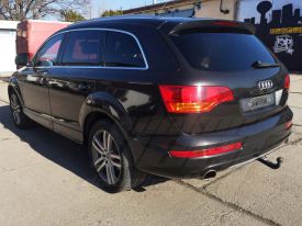 Audi Q7 autófóliázás: Avery gloss metallic black cb1600001 autó fóliával 9