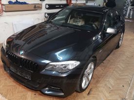 BMW M550 autófóliázás: Avery white av2100001 autó fóliával 5