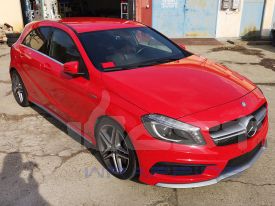 Mercedes A45 AMG autófóliázás: Avery gloss carmine red cb1650001 autó fóliával 01