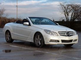 Mercedes E coupe cabrio autófóliázás: Avery pearl white cb1610002 autó fóliával 1