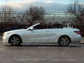 Mercedes E coupe cabrio autófóliázás: Avery pearl white cb1610002 autó fóliával 6