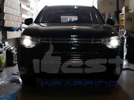 Mitsubishi Outlander autófóliázás: Avery Gloss pearl white cb1610002 autó fóliával 5