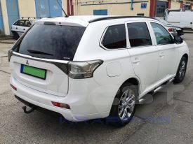 Mitsubishi Outlander autófóliázás: Avery Gloss pearl white cb1610002 autó fóliával 7
