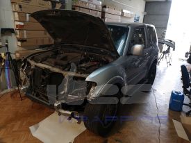 Mitsubishi Pajero autófóliázás: Avery matte khaki green aw7280001 autó fóliával 05
