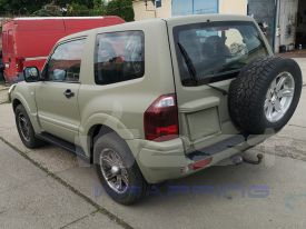 Mitsubishi Pajero autófóliázás: Avery matte khaki green aw7280001 autó fóliával 09