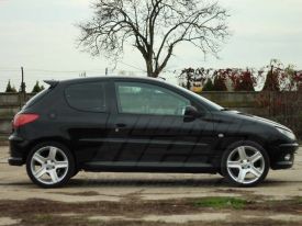 Peugeot 206 autófóliázás: Teckwrap Black cg01 autó fóliával 4