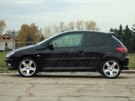 Peugeot 206 autófóliázás: Teckwrap Black cg01 autó fóliával 6