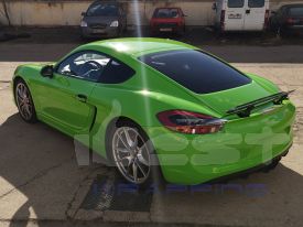 Porsche Cayman autófóliázás: Avery gloss grass green cb1670001 autó fóliával 09