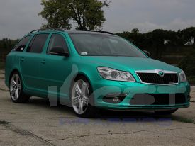 Skoda Octavia MK II Kombi autófóliázás: Teckwrap Emerald Green VCH305 autó fóliával 1
