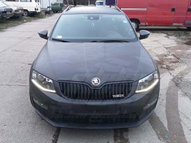 BMW M550 autófóliázás: Onfk Camouflage rounded 003 ultra dark autó fóliával 2