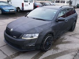 BMW M550 autófóliázás: Onfk Camouflage rounded 003 ultra dark autó fóliával 3
