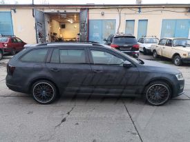 BMW M550 autófóliázás: Onfk Camouflage rounded 003 ultra dark autó fóliával 4