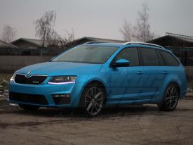 Skoda Octavia RS kombi autófóliázás: TeckWrap Steel Blue VCH313 autó fóliával 03