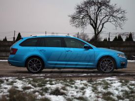 Skoda Octavia RS kombi autófóliázás: TeckWrap Steel Blue VCH313 autó fóliával 04