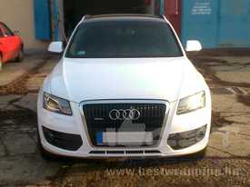 Audi Q5 fóliázás: fényes fehér, fényes fekete emeltfényű üveghatású autó fóliázás 2