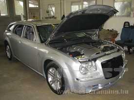 Chrysler 300C fényes sárga autó fóliázás