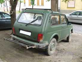 Lada Niva fóliázás: matt katonai zöld autó fóliázás 4