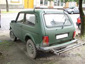 Lada Niva fóliázás: matt katonai zöld autó fóliázás 6