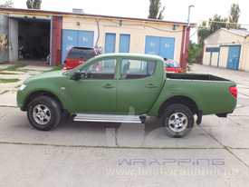 Mitsubishi L200 autófóliázás: matt katonai zöld autófóliázás 06