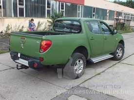 Mitsubishi L200 autófóliázás: matt katonai zöld autófóliázás 07