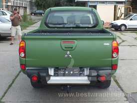 Mitsubishi L200 autófóliázás: matt katonai zöld autófóliázás 08