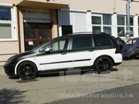 Peugeot 307 SW gyöngyházfehér autó fóliázás, matt fekete autó fóliázás, karbon autó fóliázás 6